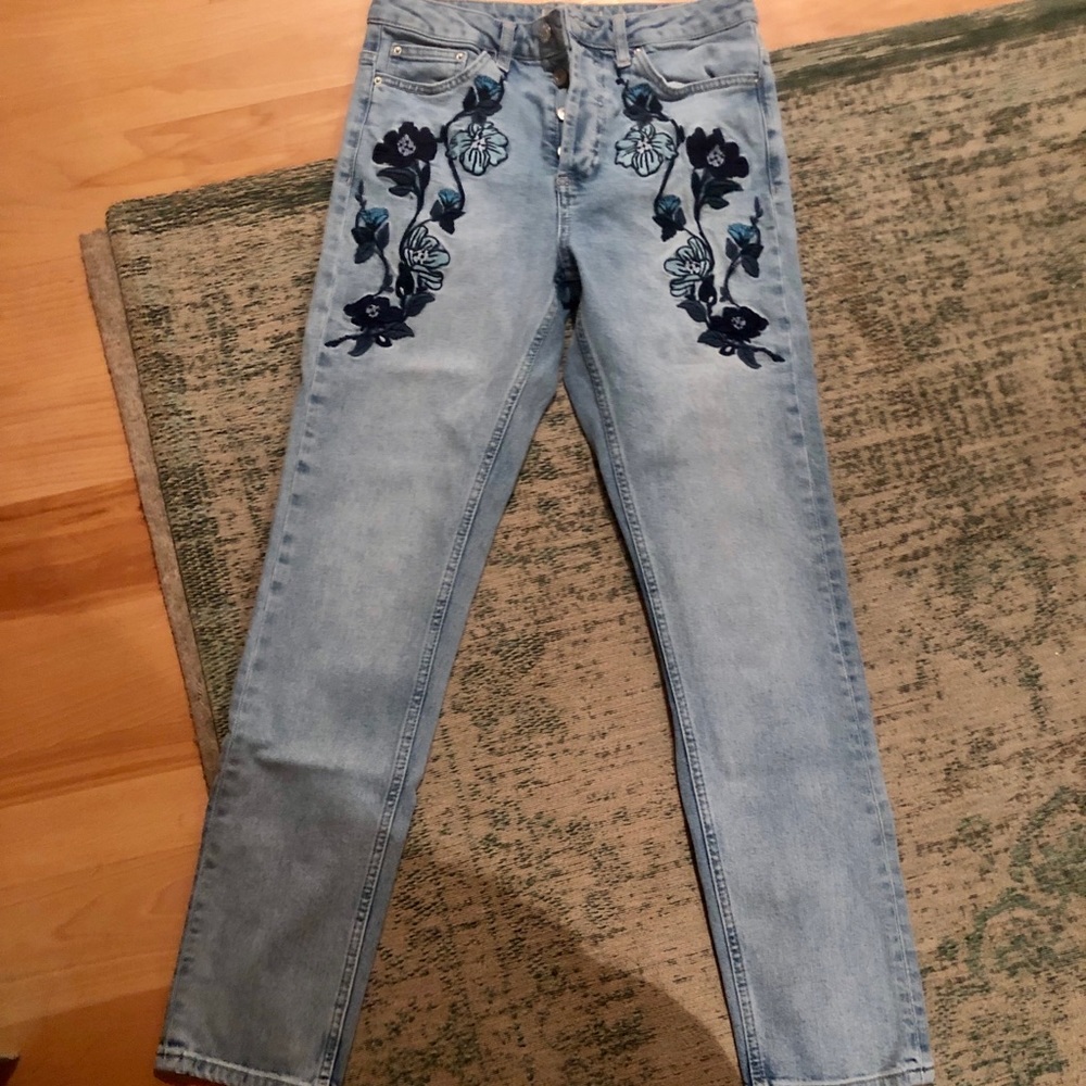 🔷$⬇️ SOON TO DONATE⭐️ Topshop Embroidered Jeans